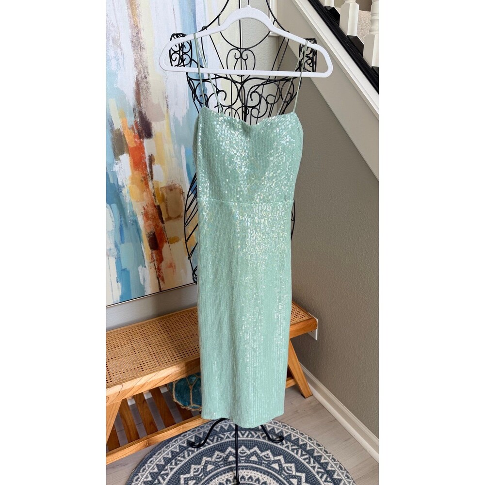 Katia Rae Juniors' Lace-Up Sequined
Midi Dress Medium